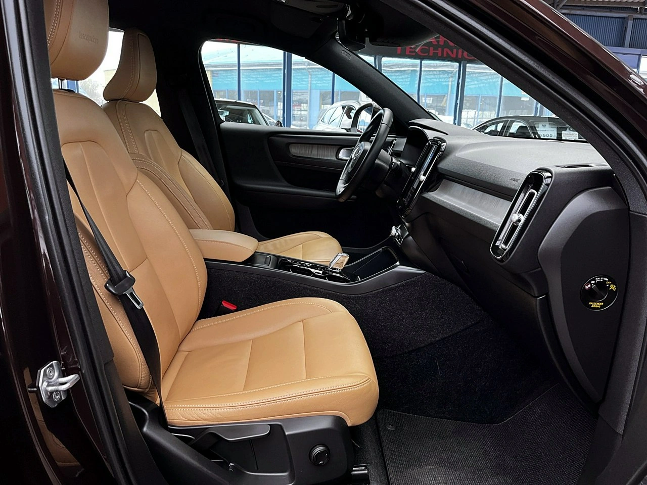 Volvo XC 40 - Zdjęcie 11