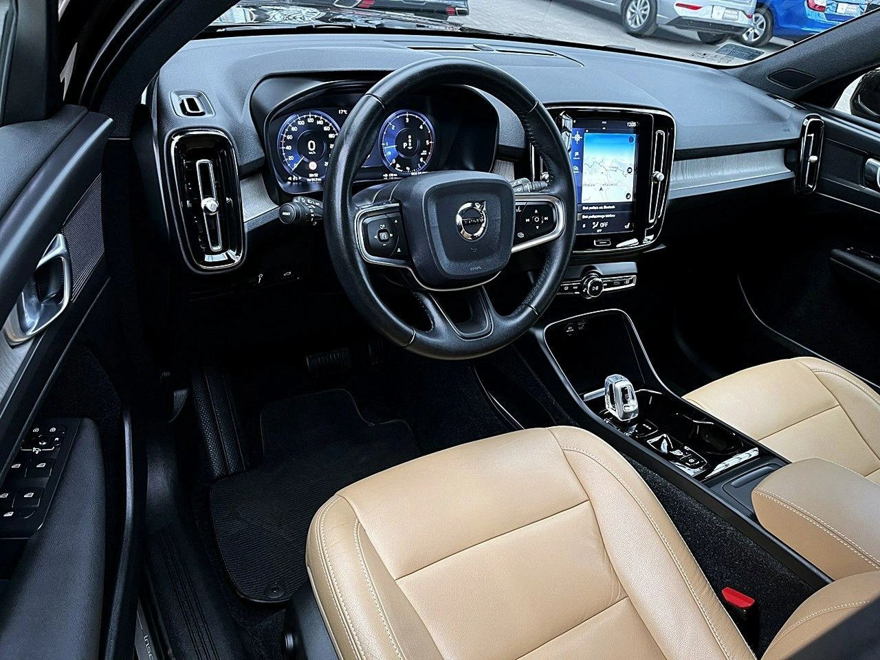 Volvo XC 40 - Zdjęcie 17