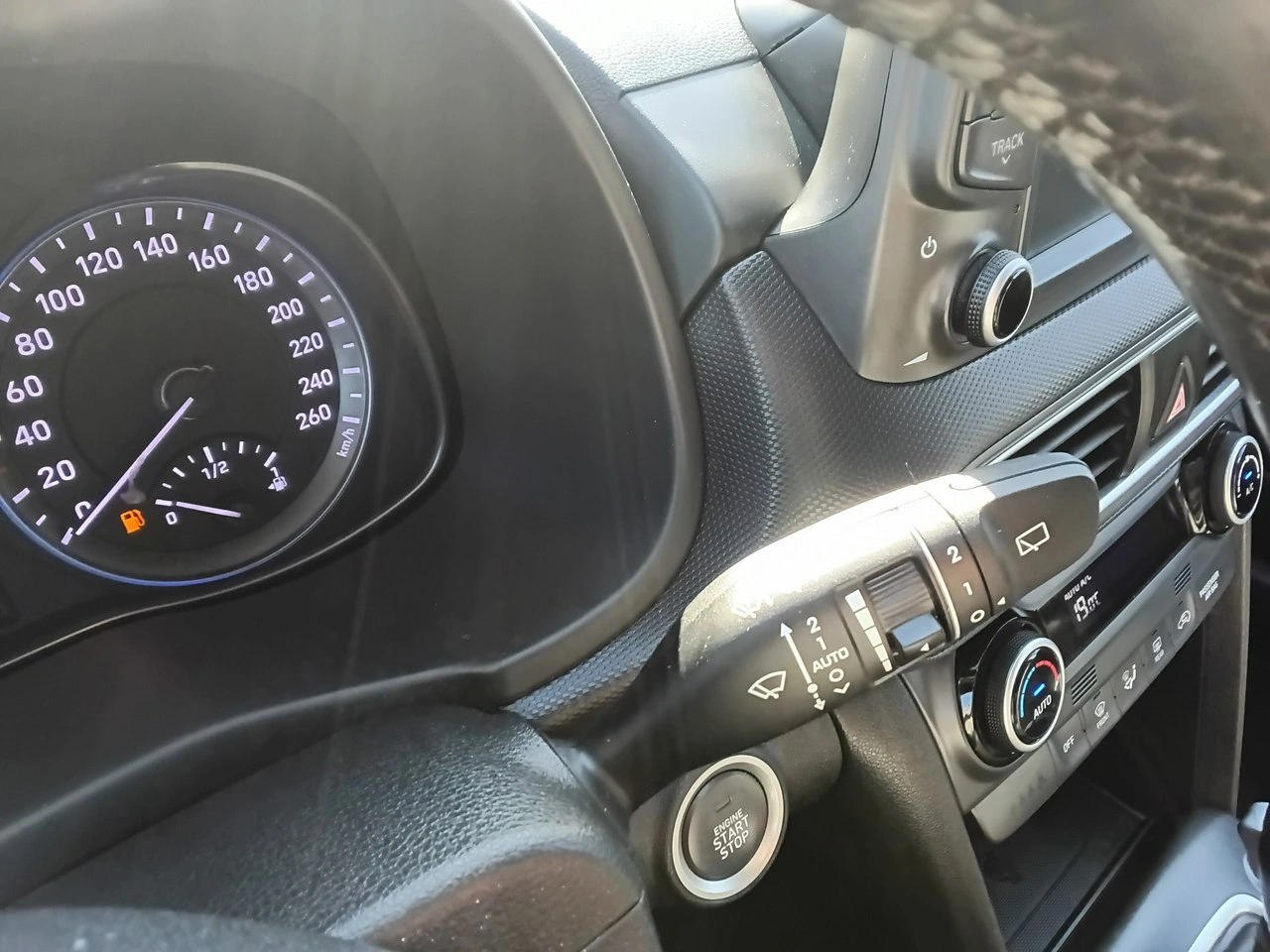 Hyundai Kona - Zdjęcie 29