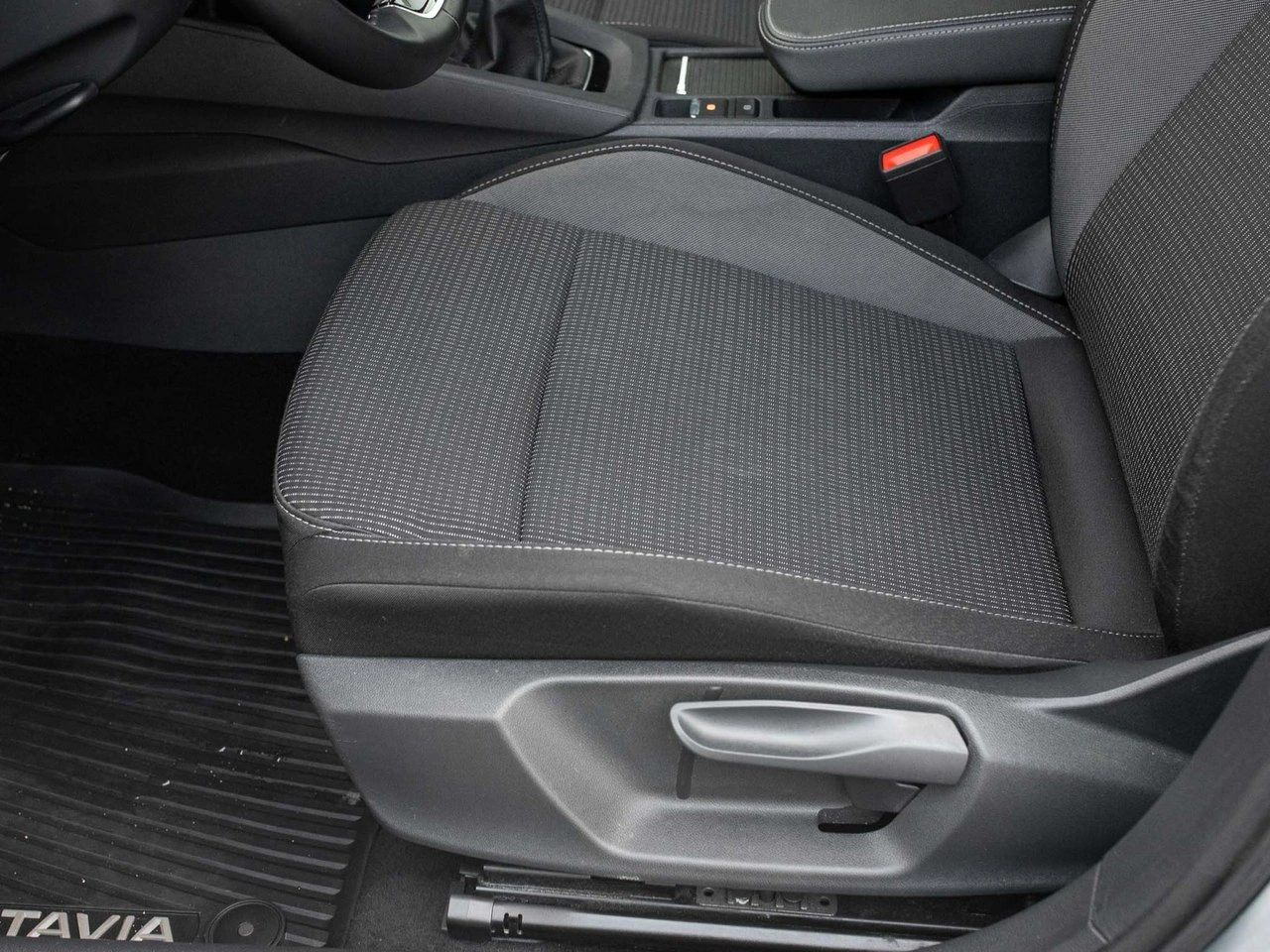 Skoda Octavia - Zdjęcie 10