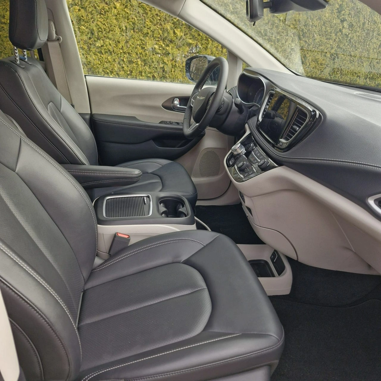 Chrysler Pacifica - Zdjęcie 12