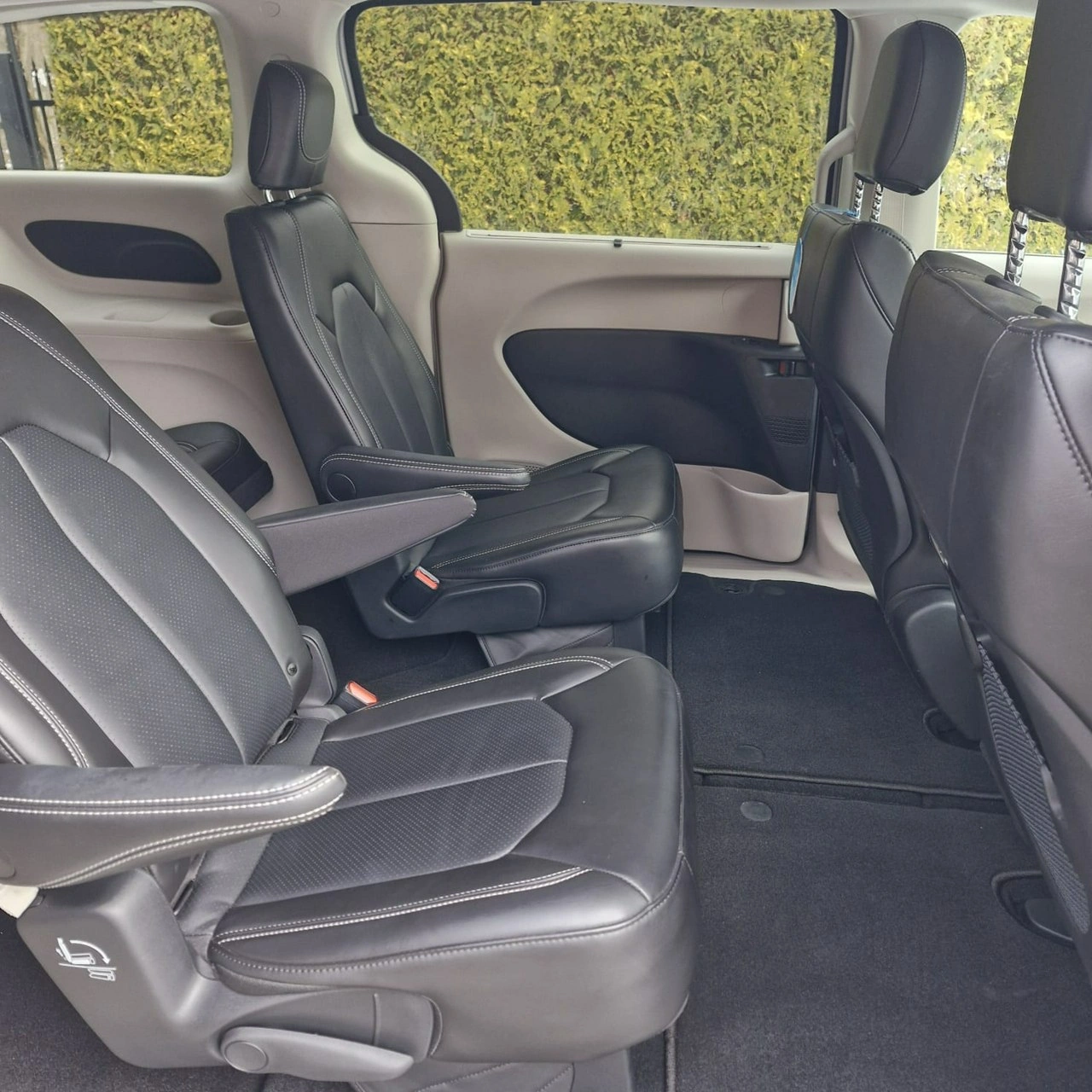 Chrysler Pacifica - Zdjęcie 13