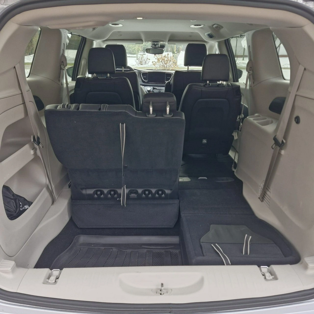 Chrysler Pacifica - Zdjęcie 15