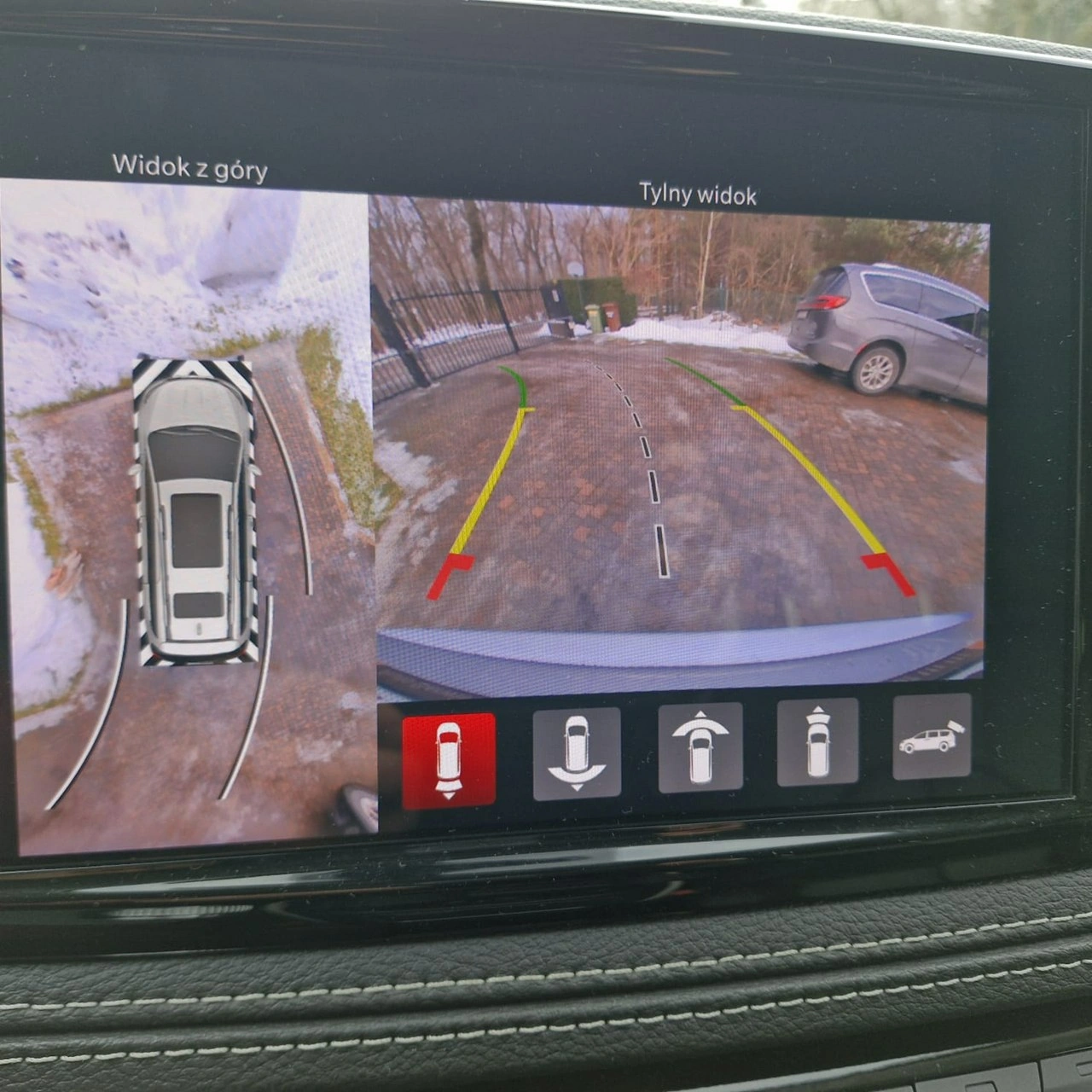 Chrysler Pacifica - Zdjęcie 16