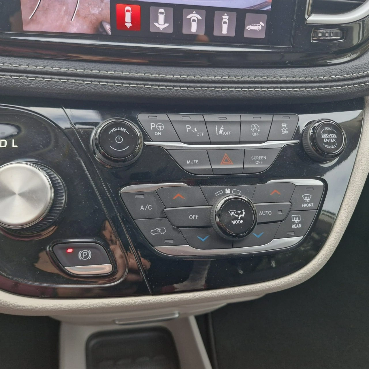 Chrysler Pacifica - Zdjęcie 18