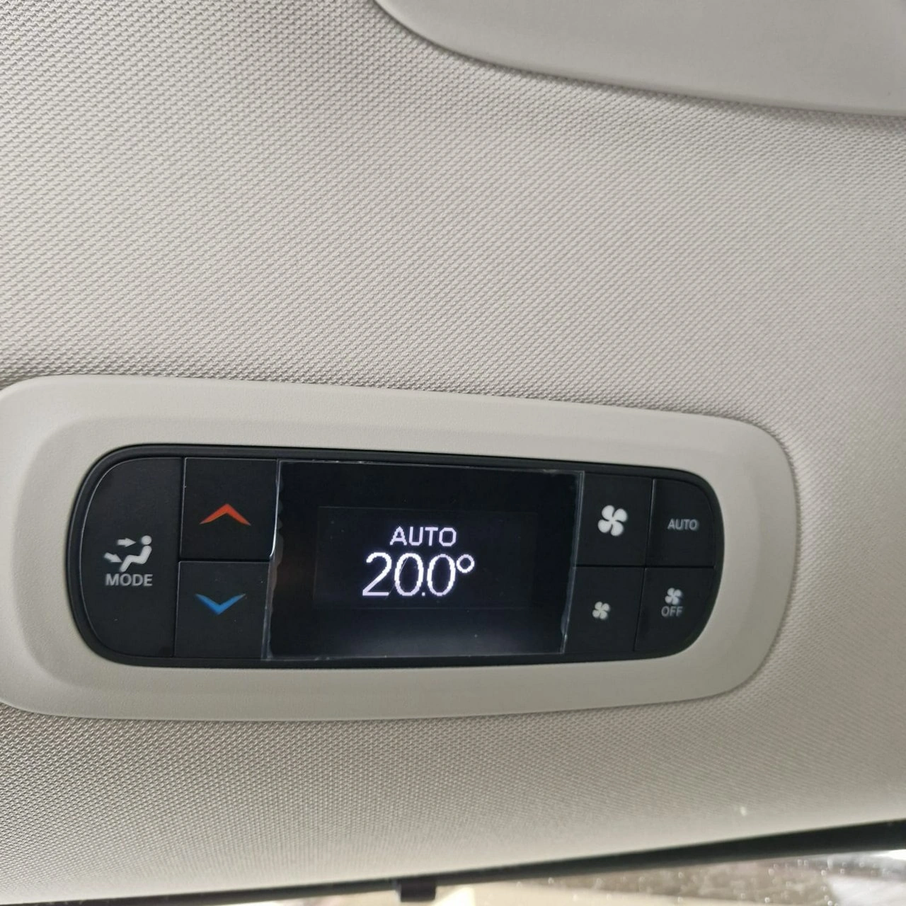 Chrysler Pacifica - Zdjęcie 21