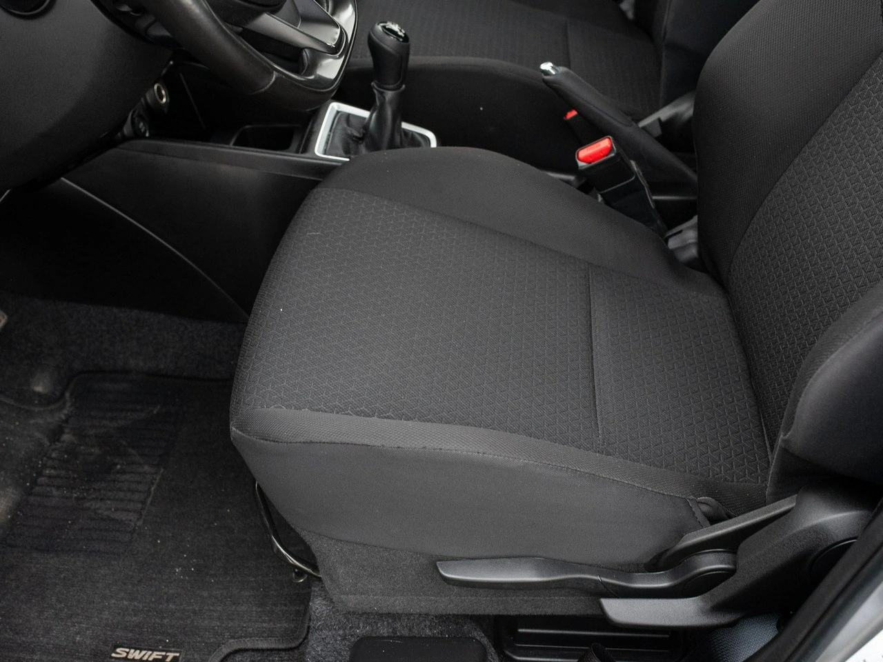 Suzuki Swift - Zdjęcie 10