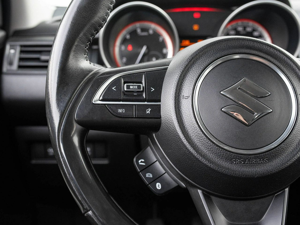 Suzuki Swift - Zdjęcie 13