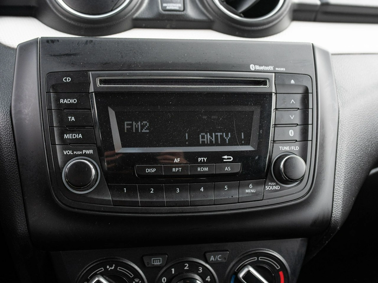 Suzuki Swift - Zdjęcie 17