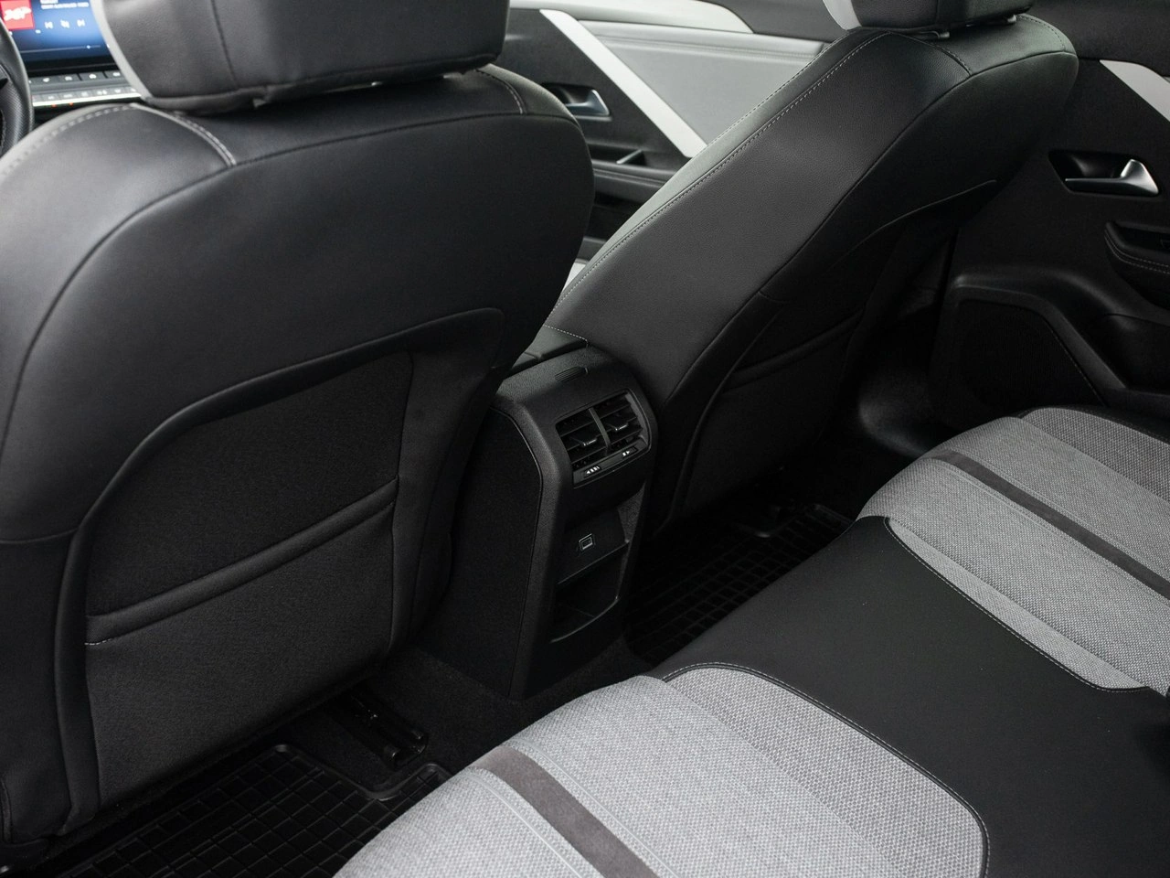 Opel Astra - Zdjęcie 21