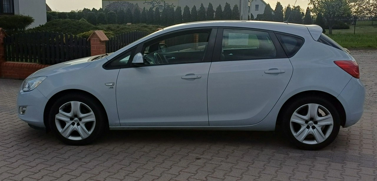 Opel Astra - Zdjęcie 3