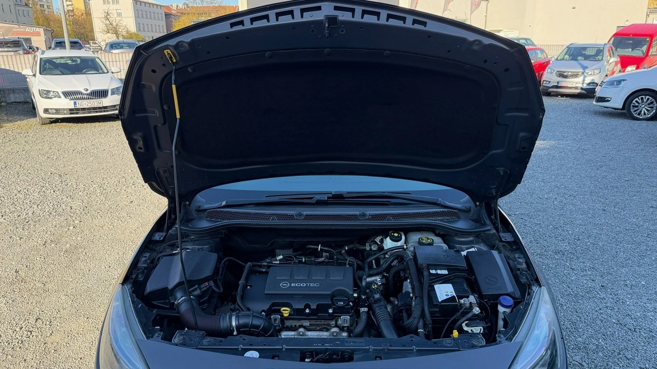 Opel Astra - Zdjęcie 12