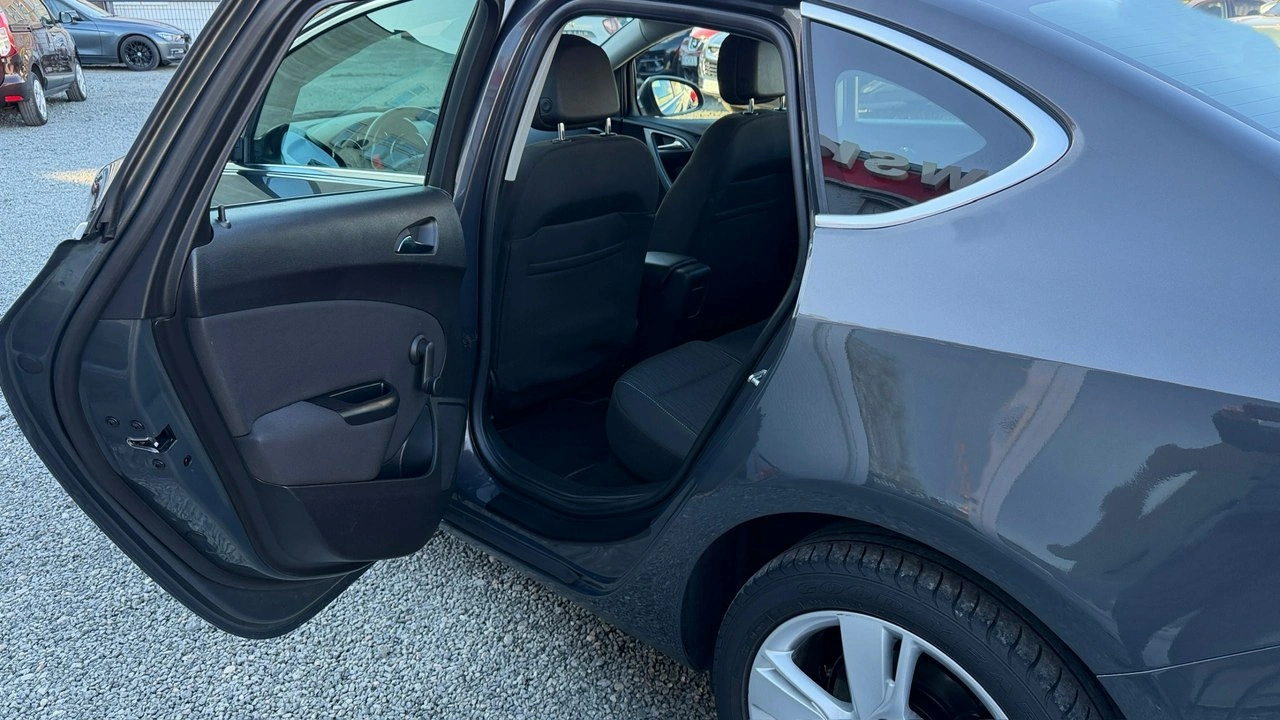 Opel Astra - Zdjęcie 18