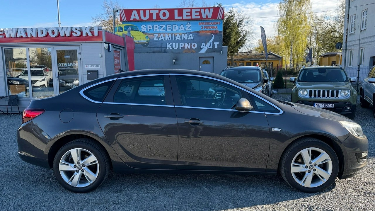 Opel Astra - Zdjęcie 1