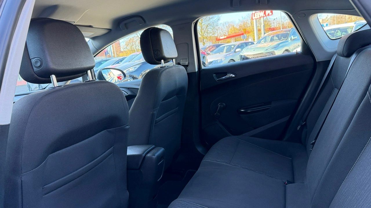 Opel Astra - Zdjęcie 19