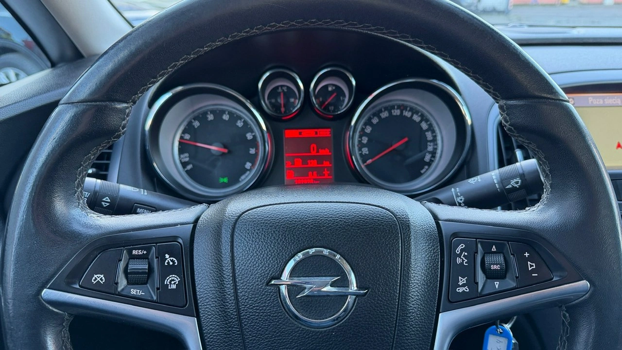 Opel Astra - Zdjęcie 25