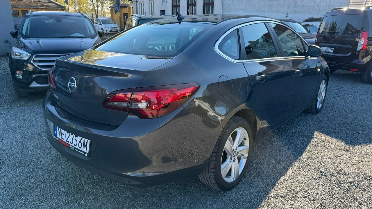 Opel Astra - Zdjęcie 2
