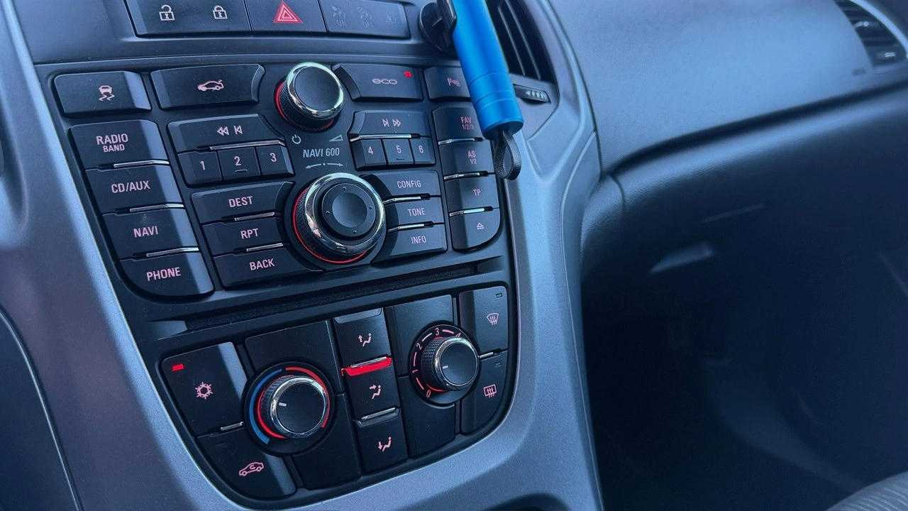 Opel Astra - Zdjęcie 30