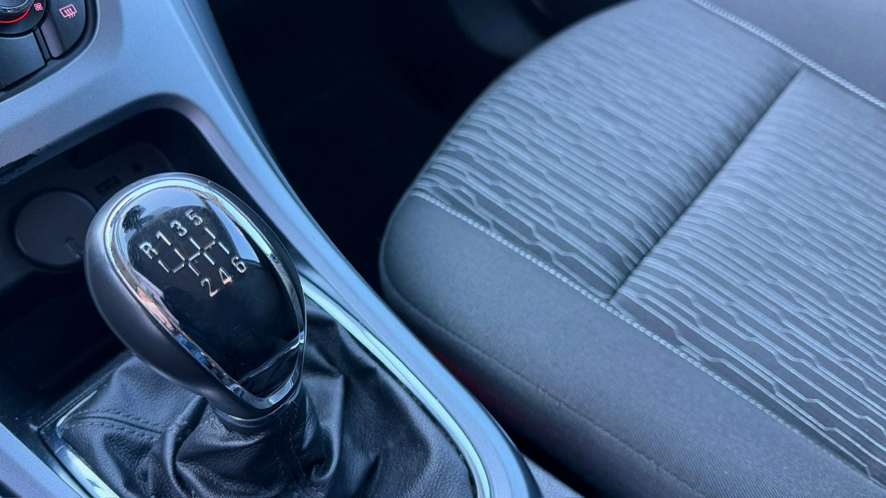 Opel Astra - Zdjęcie 31