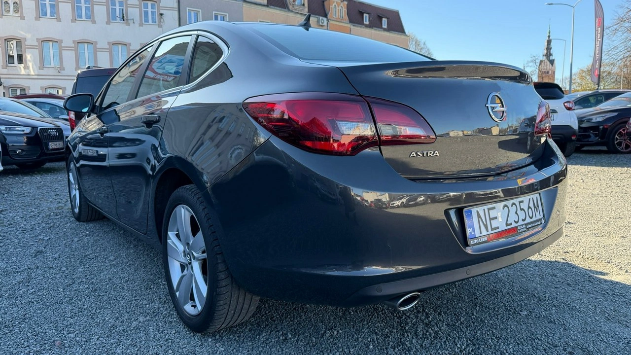 Opel Astra - Zdjęcie 7