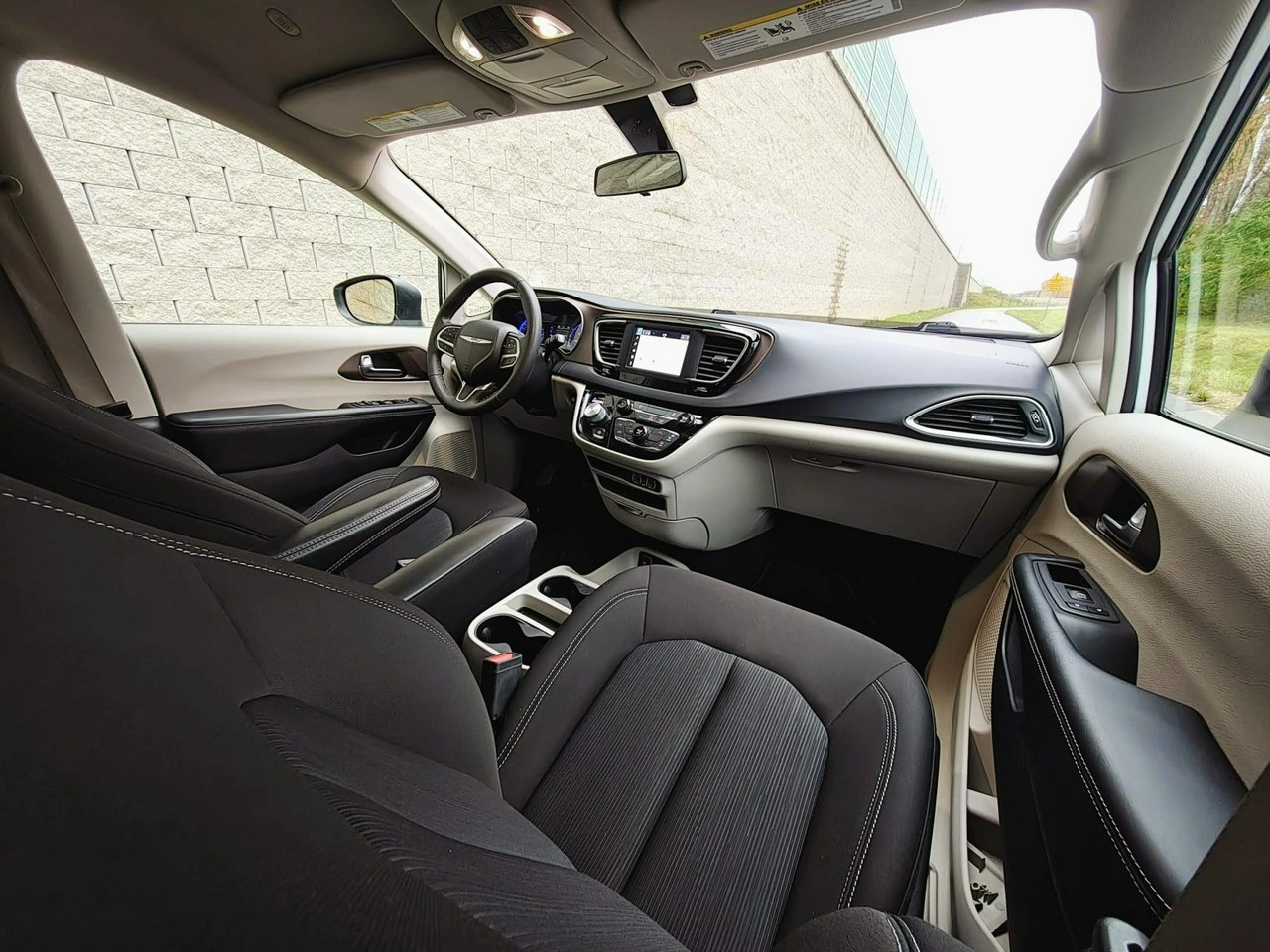 Chrysler Pacifica - Zdjęcie 9