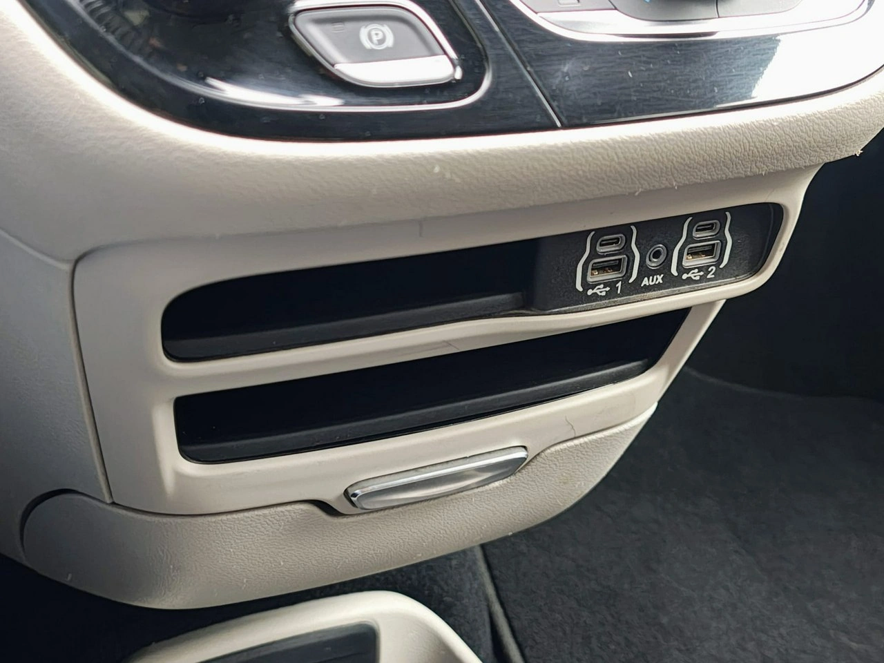 Chrysler Pacifica - Zdjęcie 15