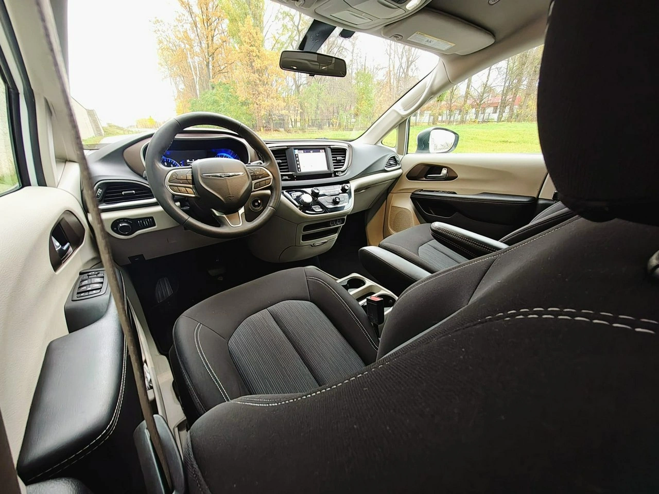 Chrysler Pacifica - Zdjęcie 18