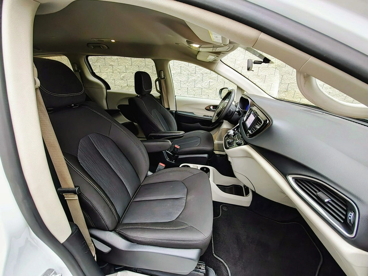 Chrysler Pacifica - Zdjęcie 20