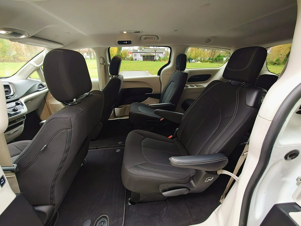 Chrysler Pacifica - Zdjęcie 21