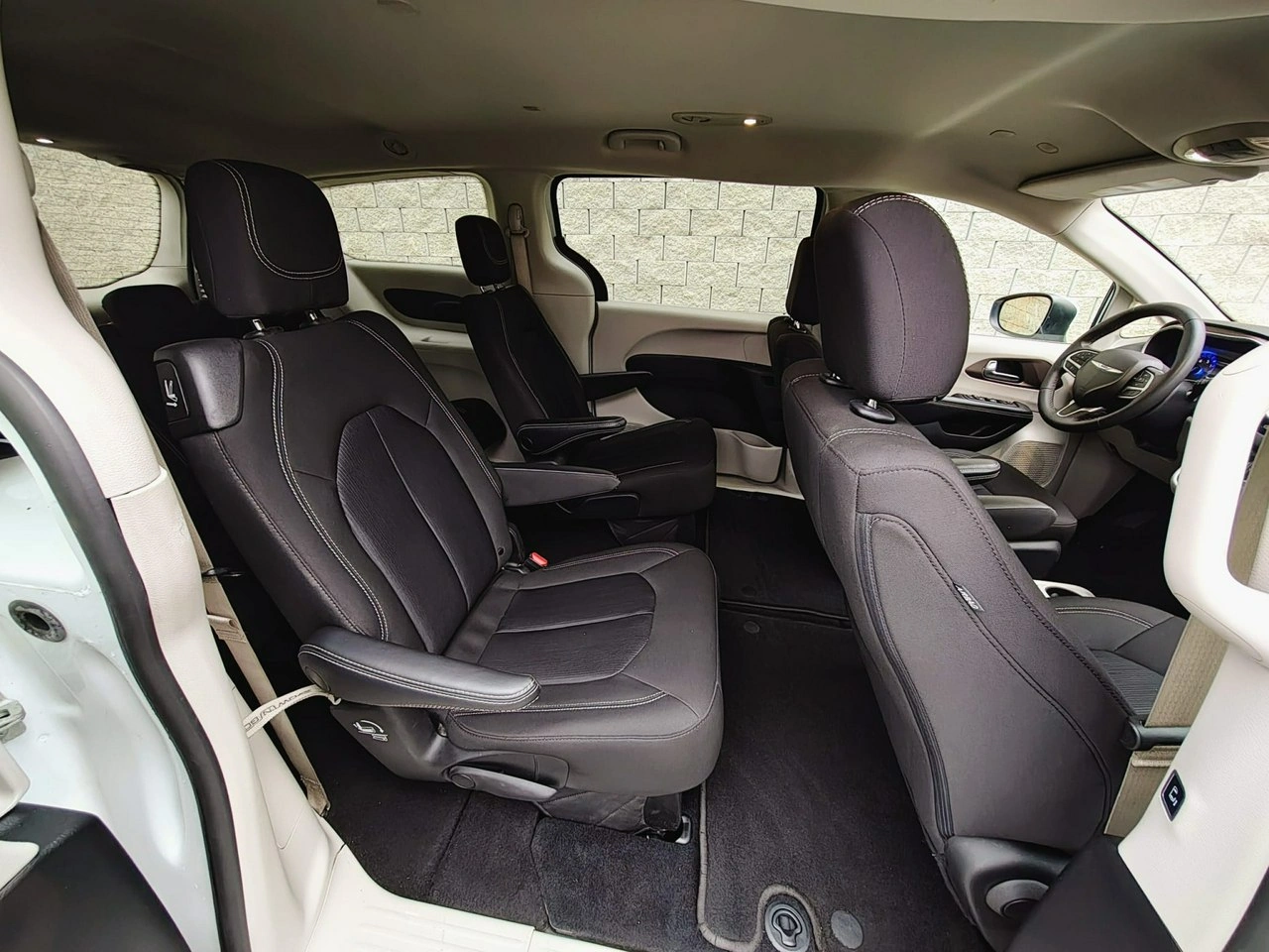 Chrysler Pacifica - Zdjęcie 23