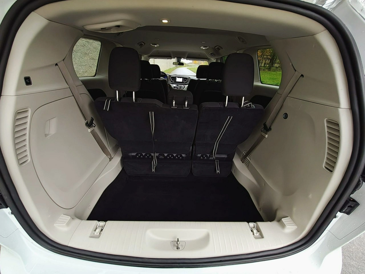 Chrysler Pacifica - Zdjęcie 27