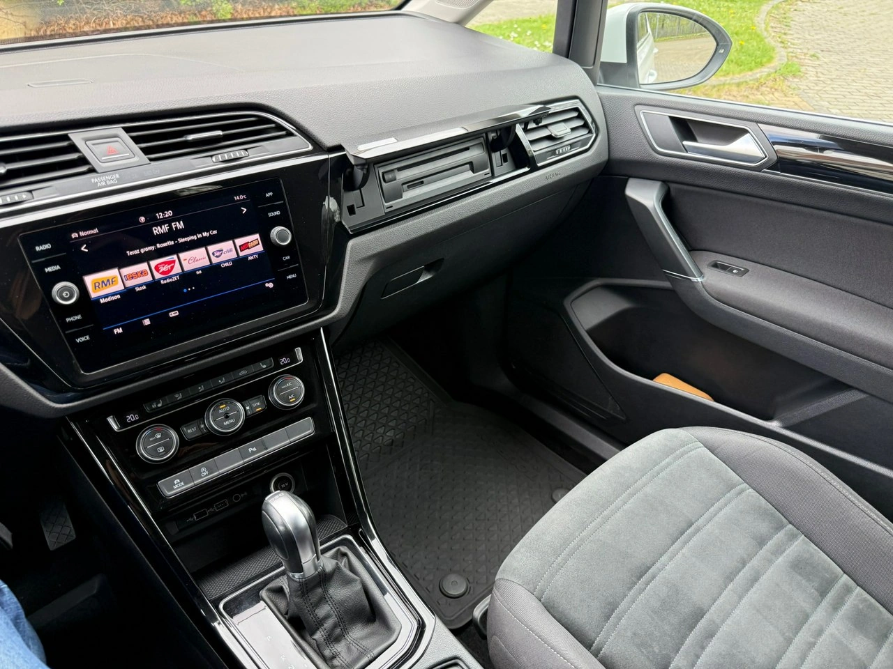 Volkswagen Touran - Zdjęcie 16