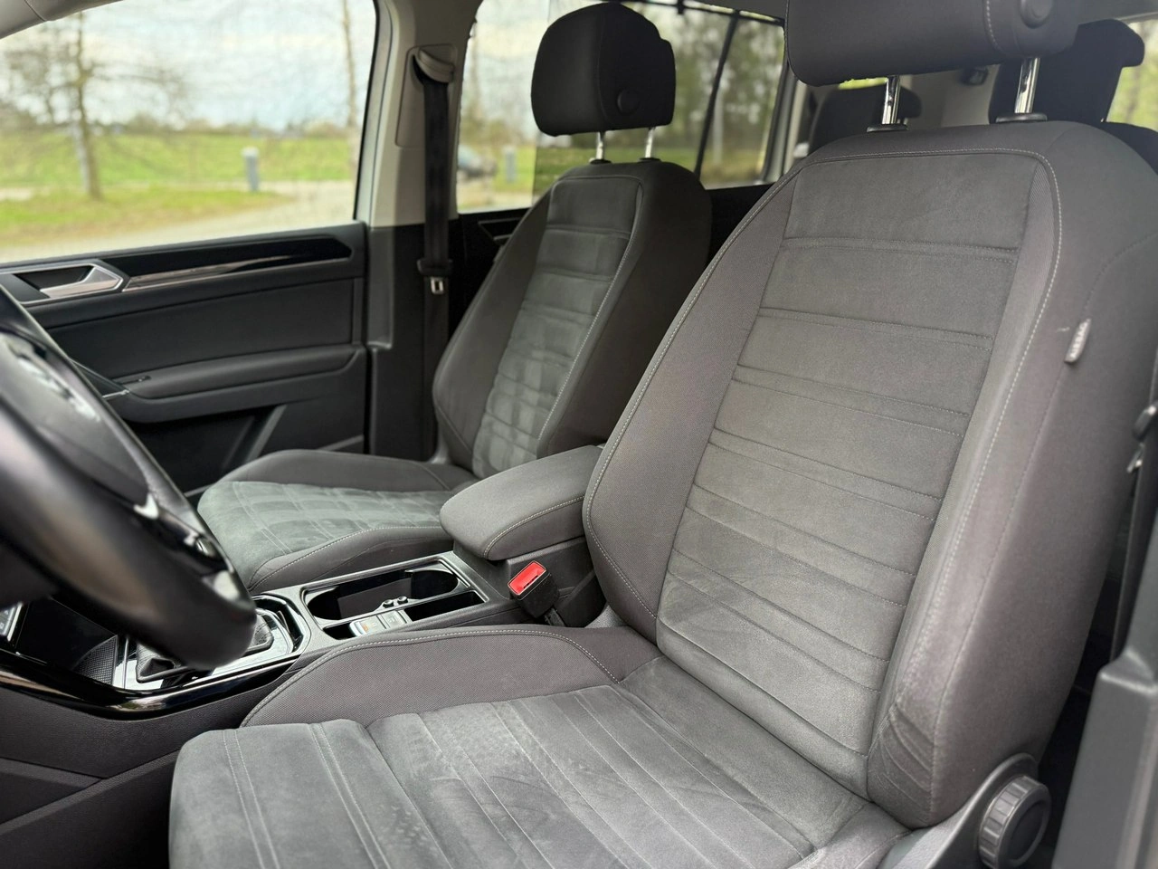 Volkswagen Touran - Zdjęcie 24