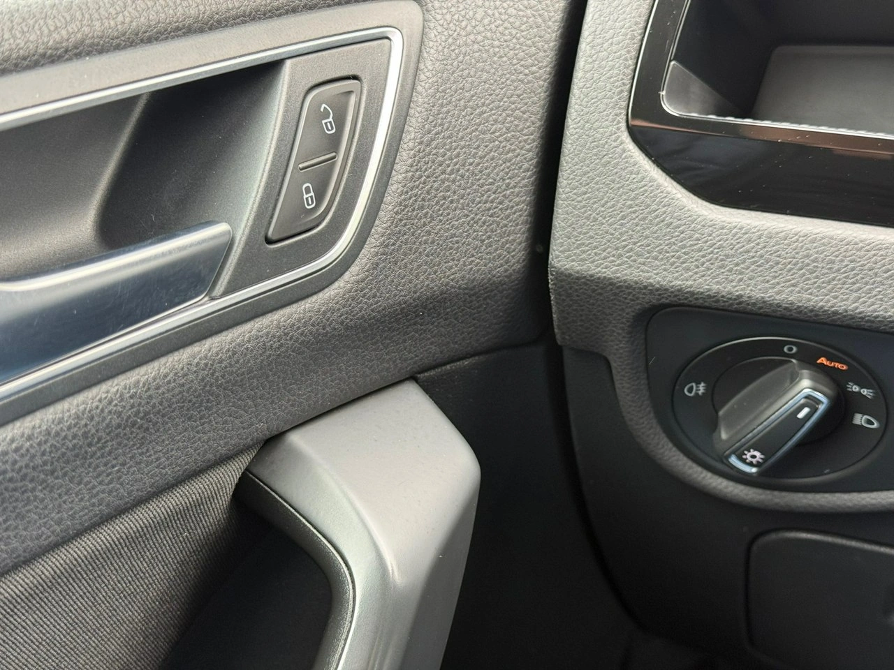 Volkswagen Touran - Zdjęcie 27