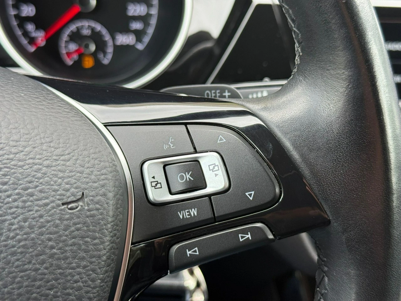 Volkswagen Touran - Zdjęcie 30