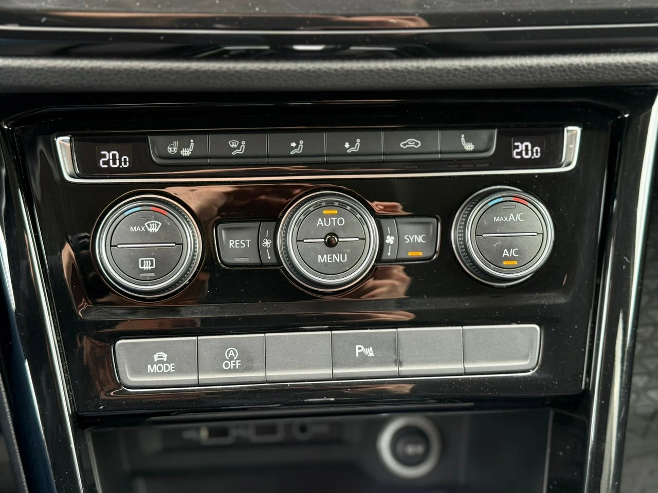 Volkswagen Touran - Zdjęcie 32