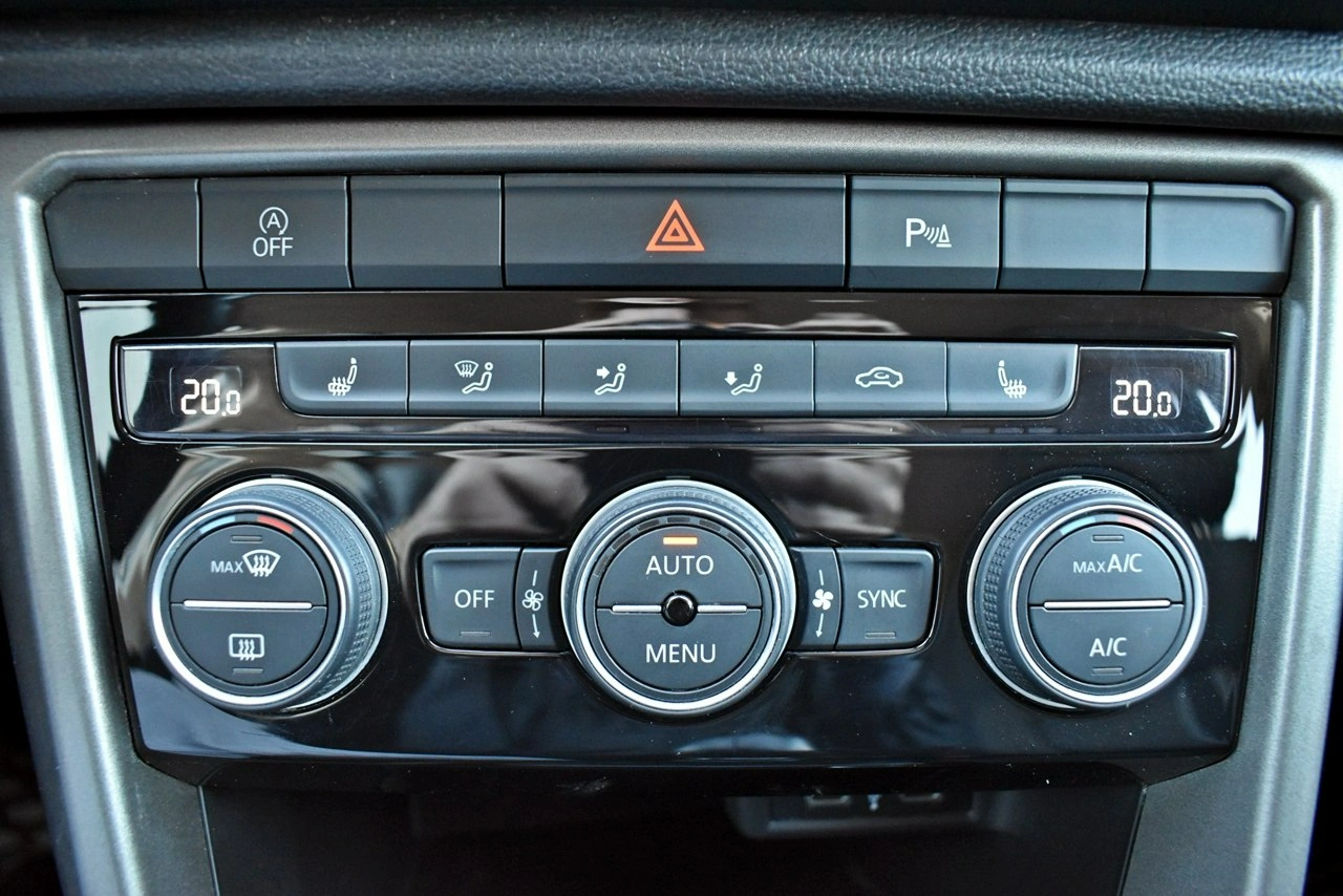 Volkswagen T-Roc - Zdjęcie 23