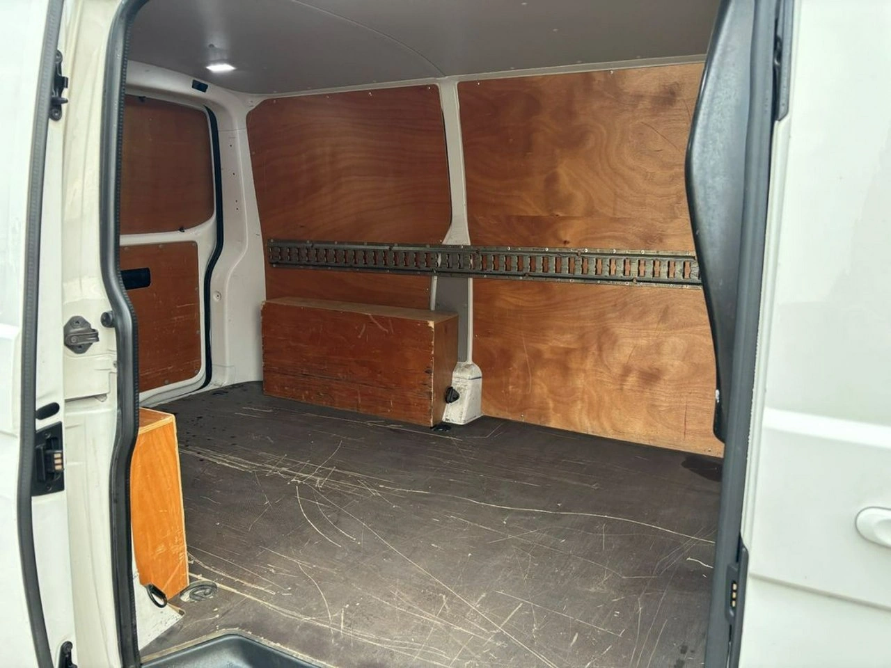 Volkswagen Transporter - Zdjęcie 23