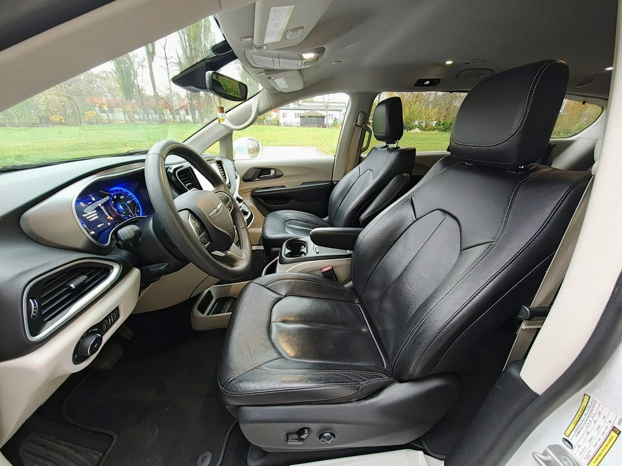 Chrysler Pacifica - Zdjęcie 10