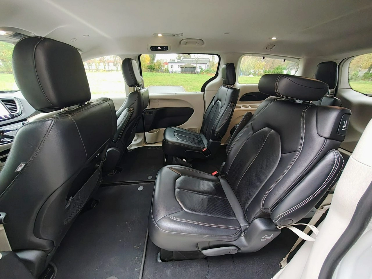 Chrysler Pacifica - Zdjęcie 12