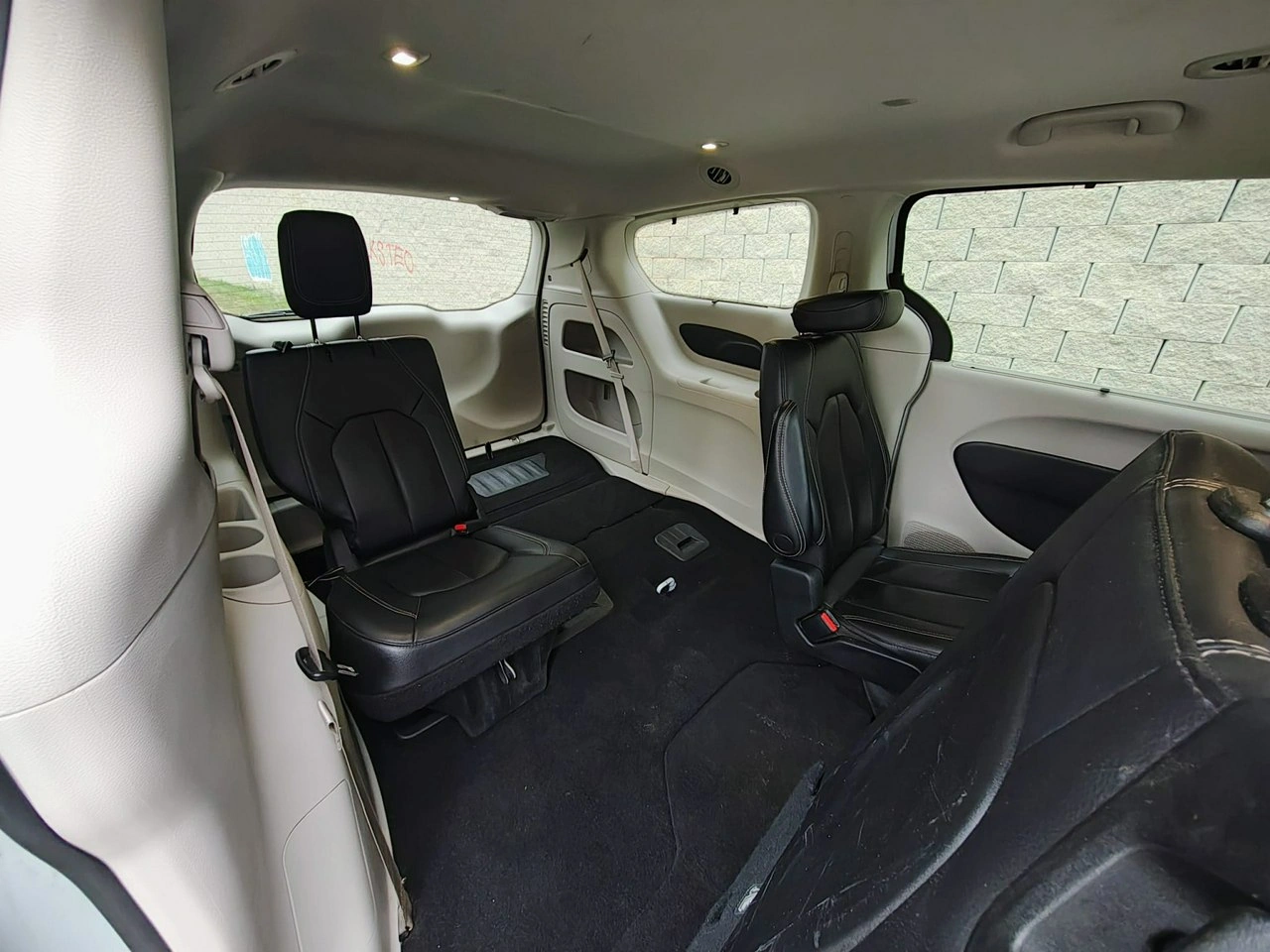 Chrysler Pacifica - Zdjęcie 13