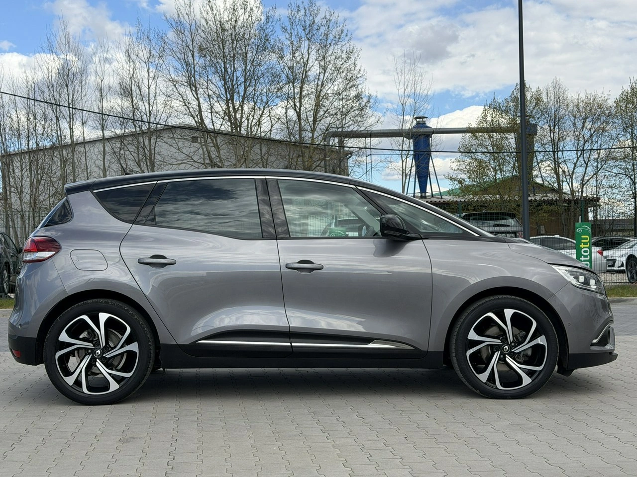 Renault Scenic - Zdjęcie 12