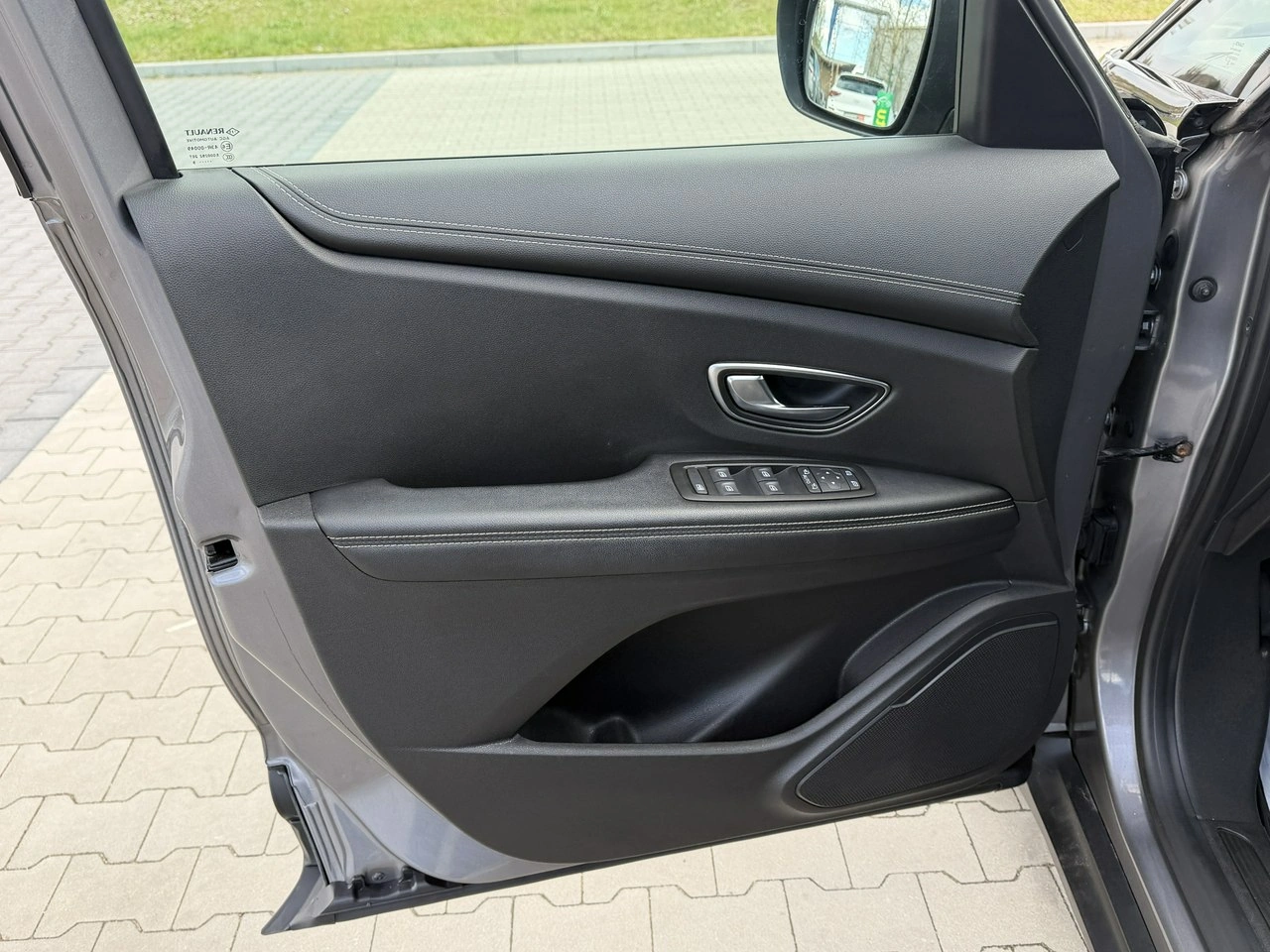 Renault Scenic - Zdjęcie 15