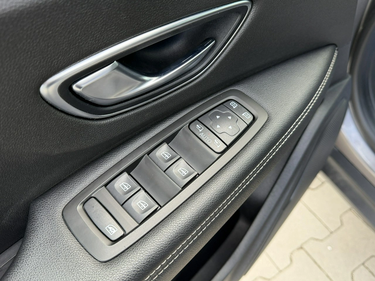 Renault Scenic - Zdjęcie 16