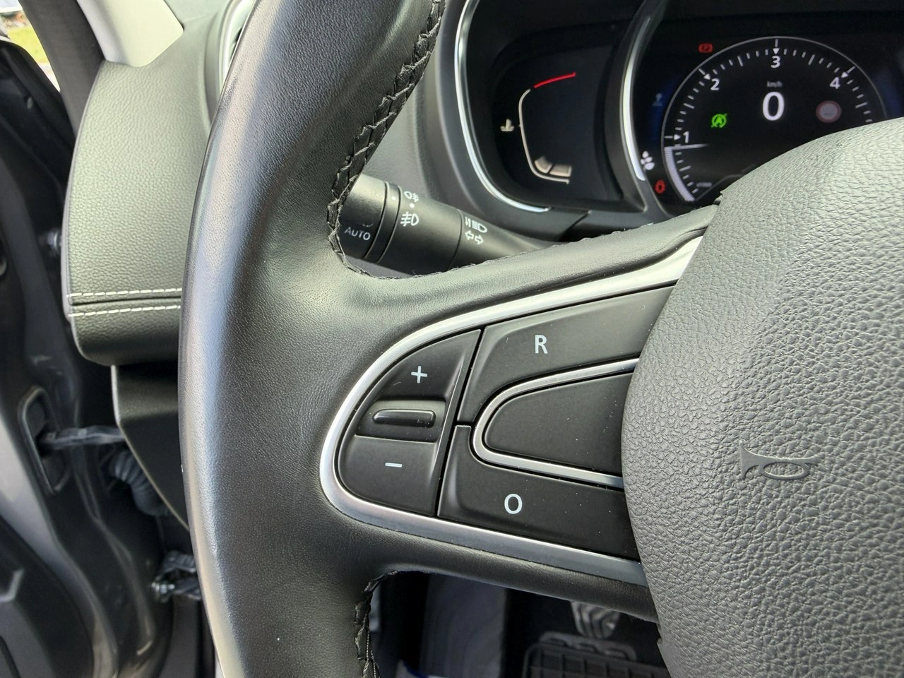 Renault Scenic - Zdjęcie 22