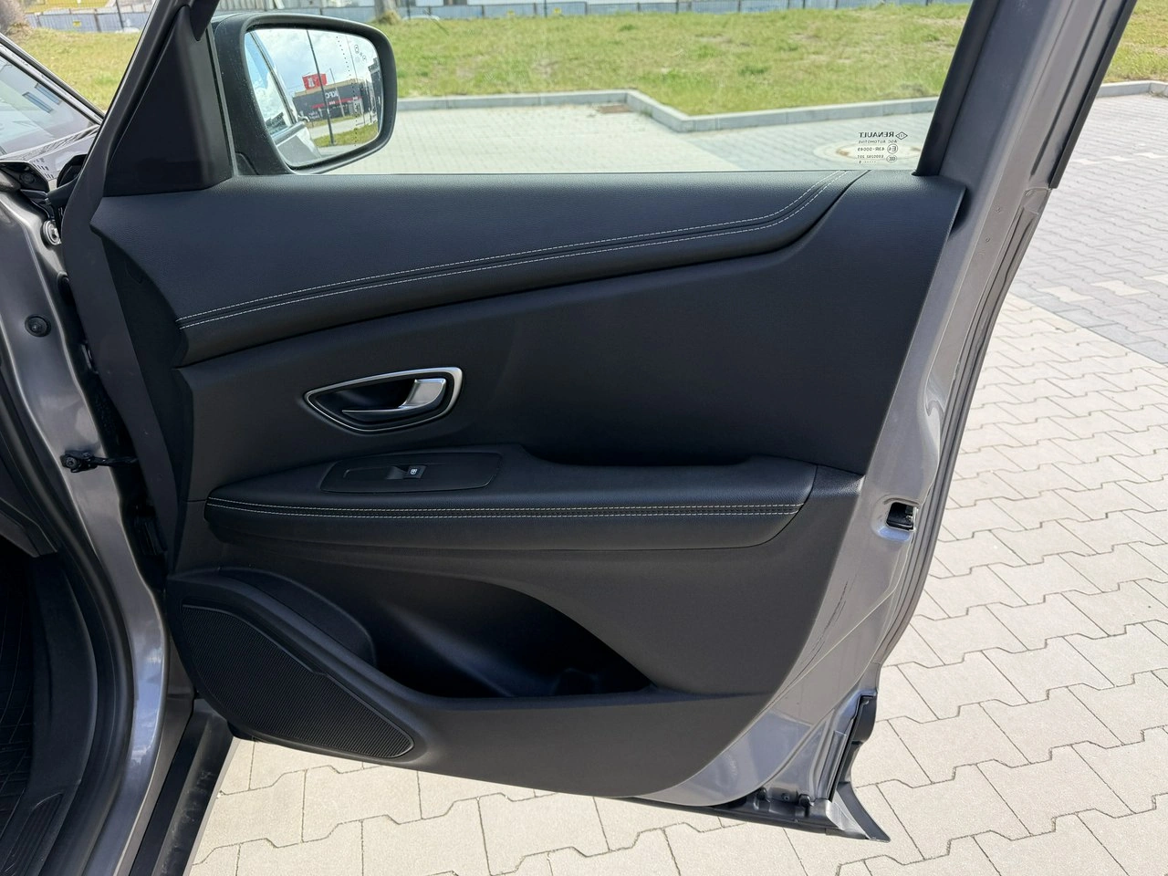 Renault Scenic - Zdjęcie 33