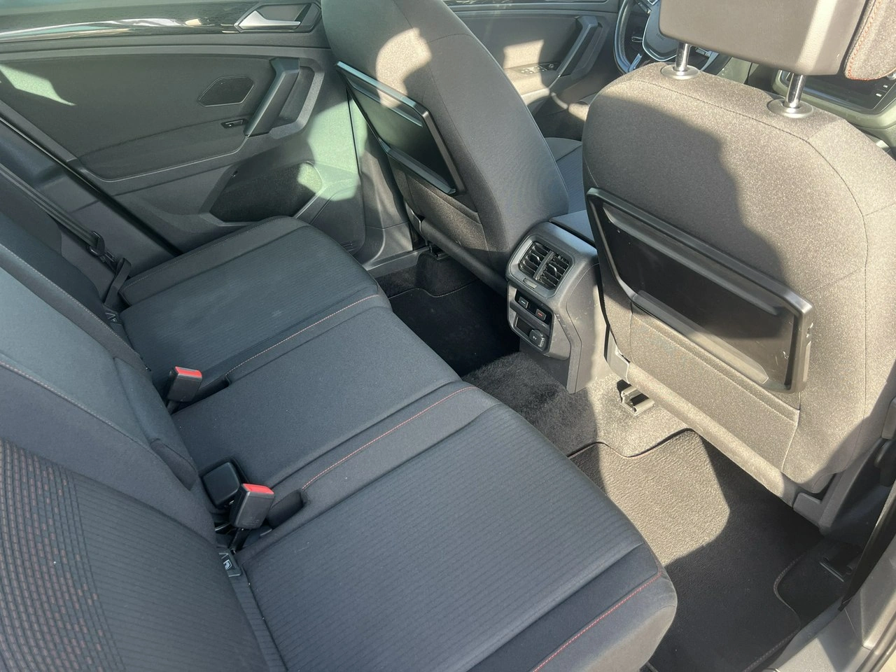 Volkswagen Tiguan - Zdjęcie 9