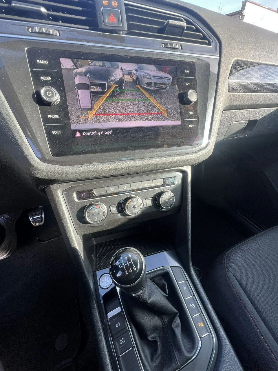 Volkswagen Tiguan - Zdjęcie 12