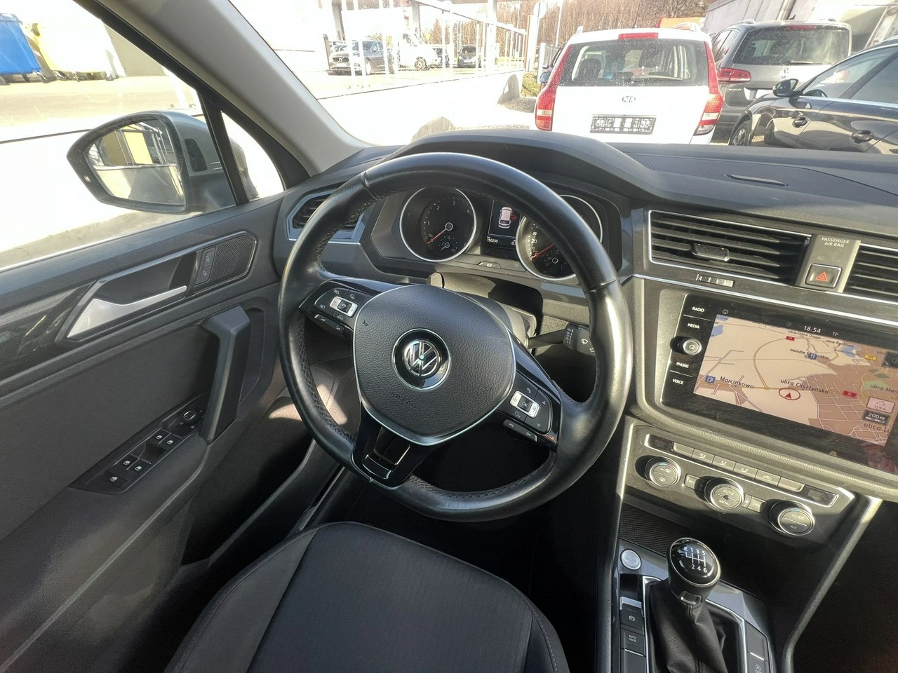 Volkswagen Tiguan - Zdjęcie 8