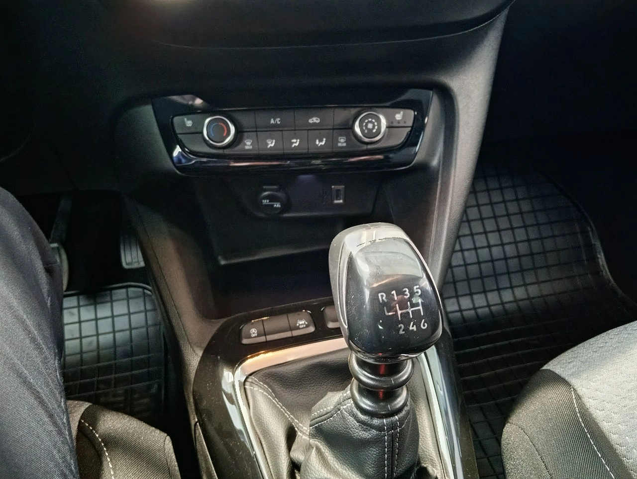 Opel Corsa - Zdjęcie 13